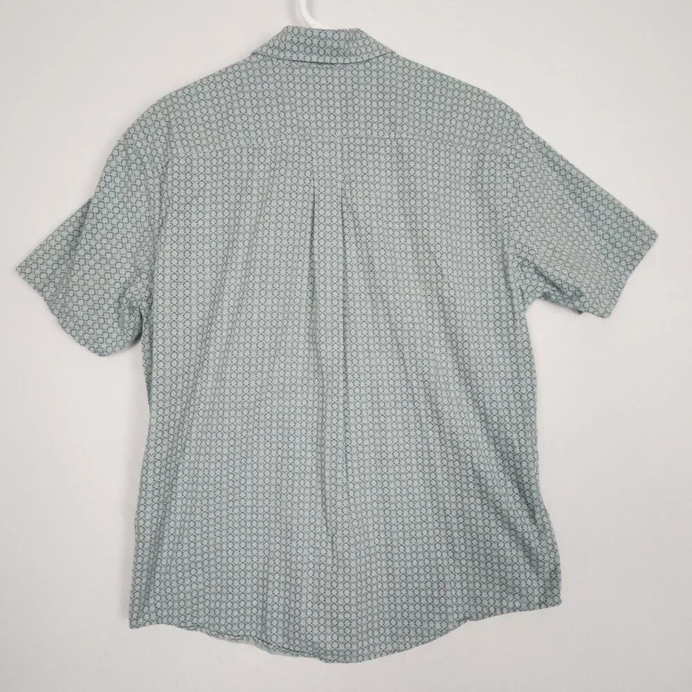 Lot of 2 Eddie Bauer Mens Shirt Sz M‎ & L Classic Fit Short Sleeve
